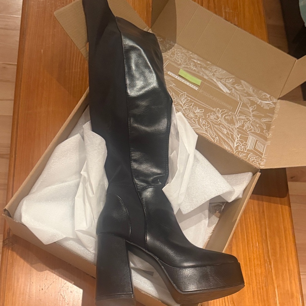 IDIFU Black Heeled Boots